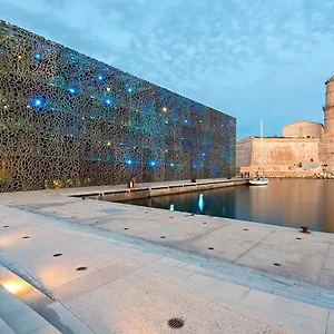 magnifique-haut-de-villa-les-camoins-marseille.fr-provencehotel.com/